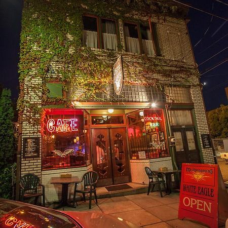 Mcmenamins White Eagle Rock & Roll Hotel Portland Exteriör bild