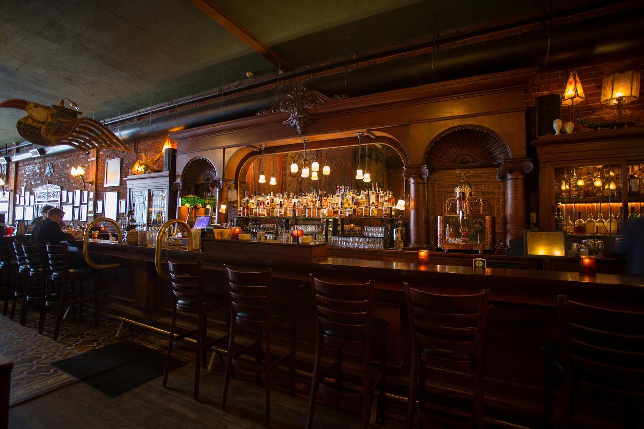 Mcmenamins White Eagle Rock & Roll Hotel Portland Exteriör bild