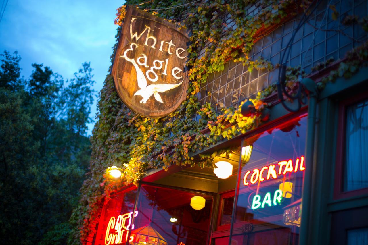 Mcmenamins White Eagle Rock & Roll Hotel Portland Exteriör bild
