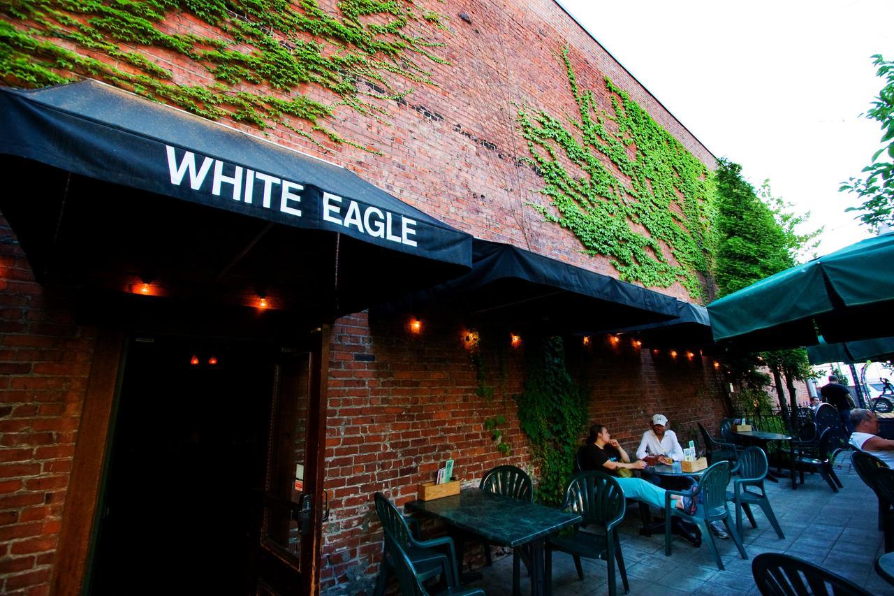 Mcmenamins White Eagle Rock & Roll Hotel Portland Exteriör bild